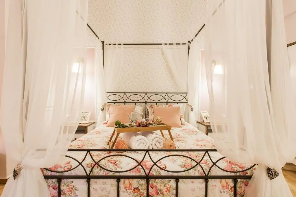 Syntagma private sweet safe double rooms with shared bathroom