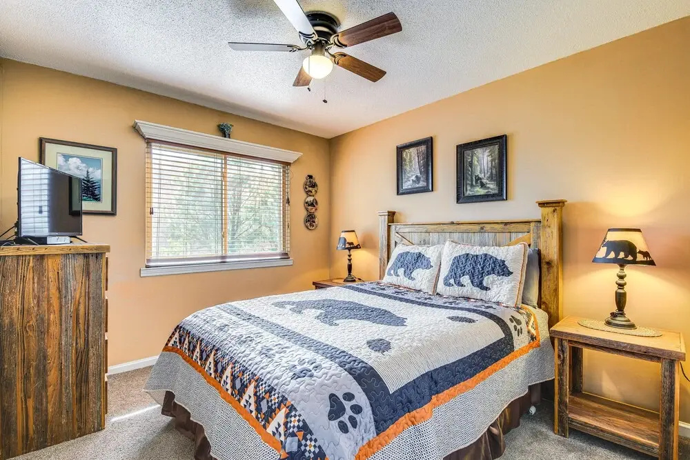 Gatlinburg Condo w/ Balcony: 4 Mi to Downtown!, Gatlinburg