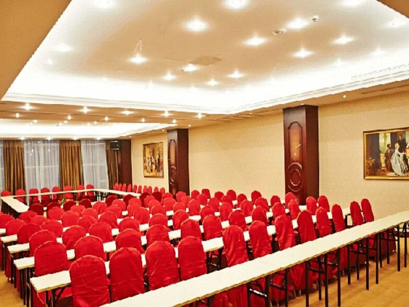 Vienna International Zhoupu Wanda Plaza