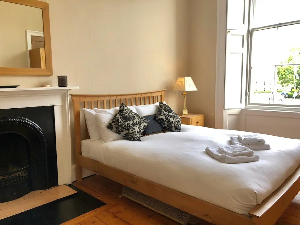 4 Bedroom Georgian Flat In New Town