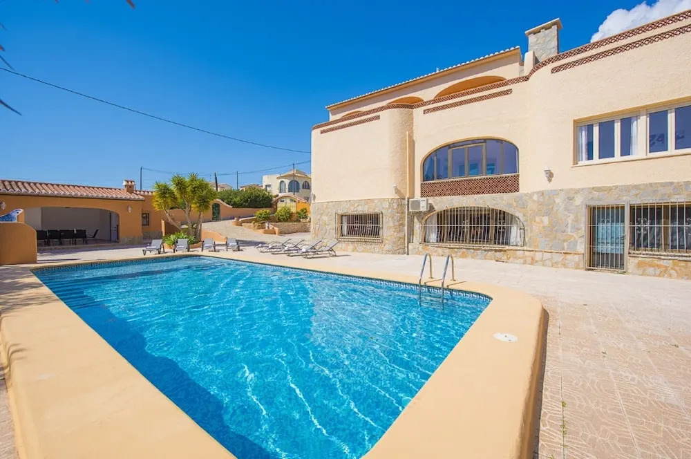 Villa - 6 Bedrooms with Pool and WiFi - 105023