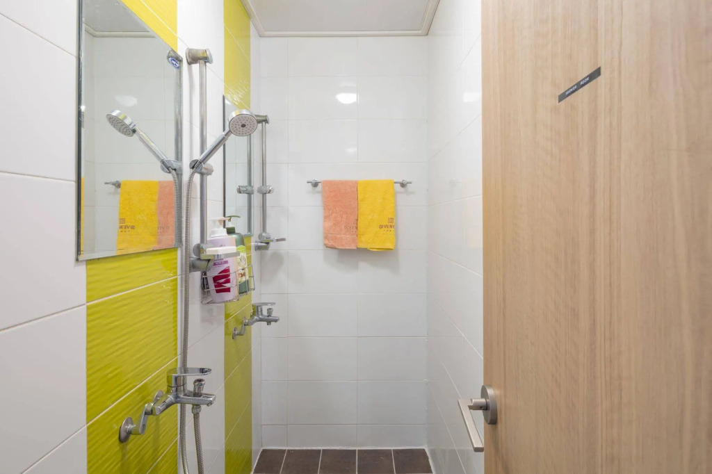 Cozzzy Guest House - Hostel
