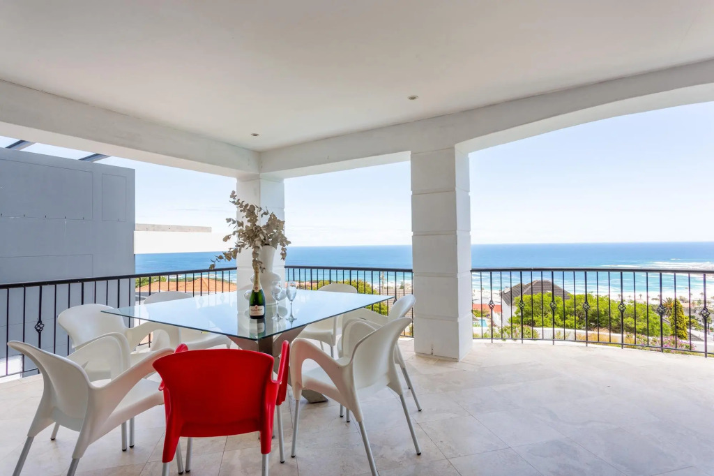 Casa Blanca - Camps Bay