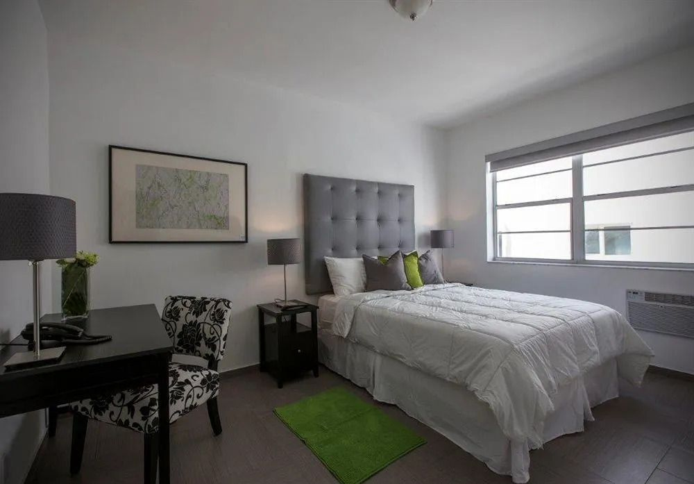 Boulevard Hotel