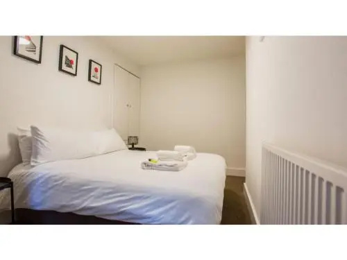 Elegant 1BDR w/private garden in vibrant Brighton