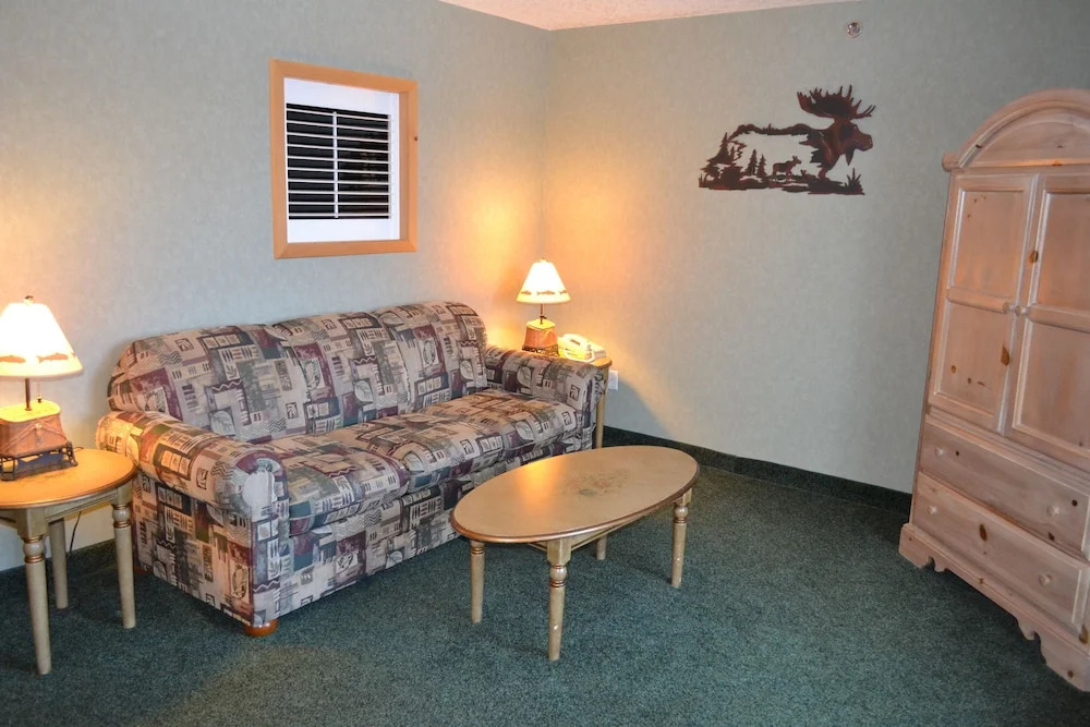 Crooked River Lodge