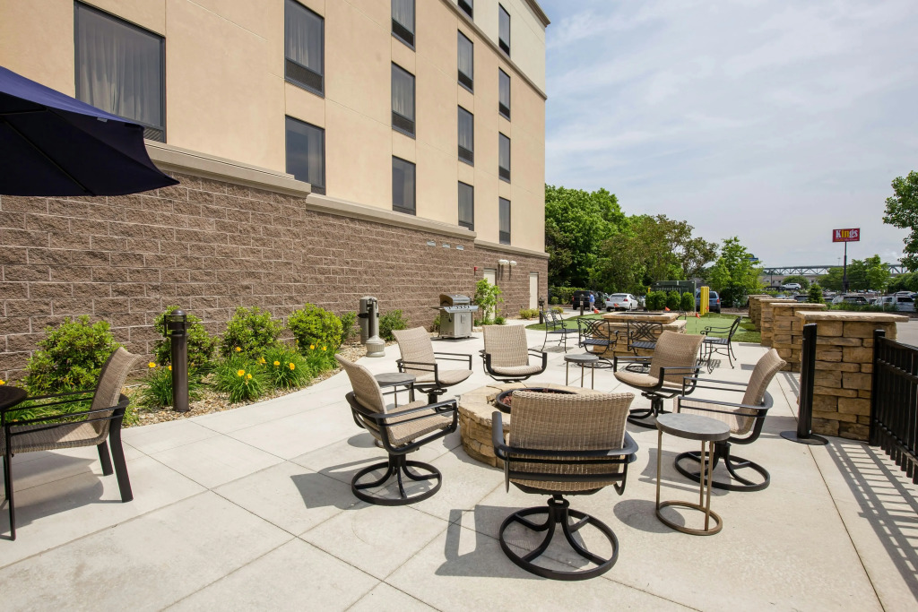 Hampton Inn & Suites - Pittsburgh/Harmarville, PA