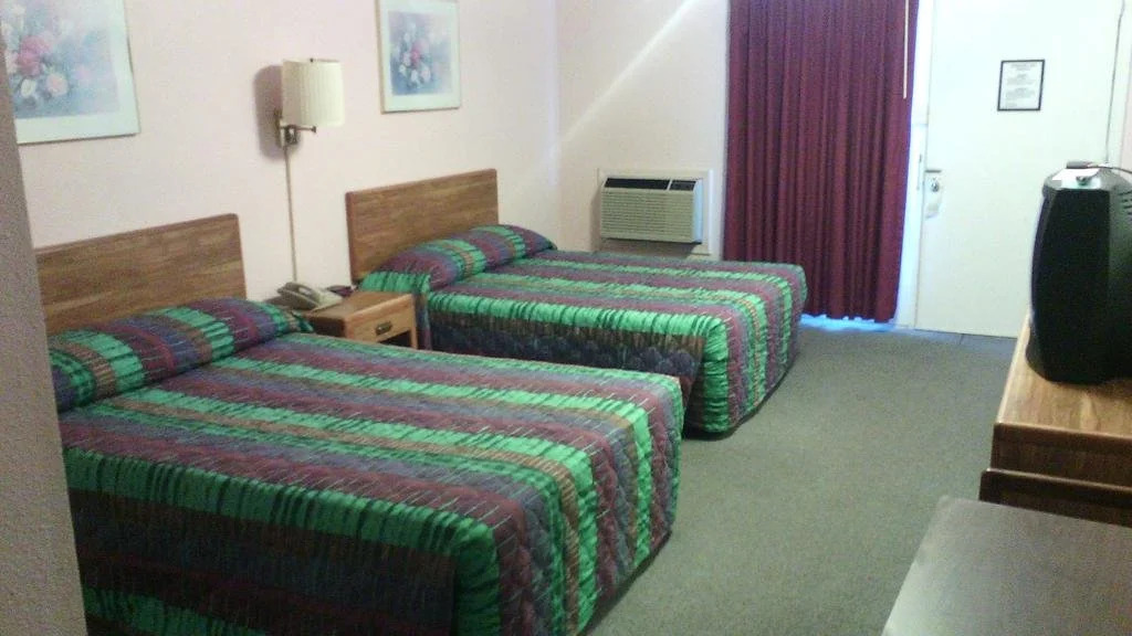 Mountain Country Motor Inn