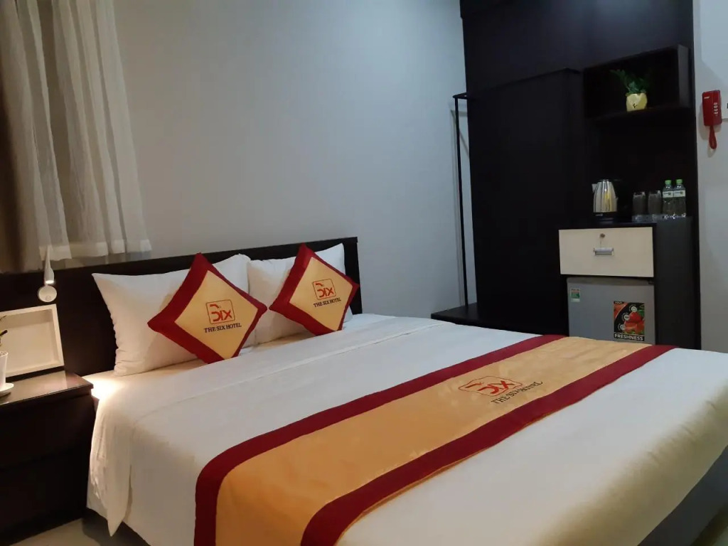 The Six Hotel
