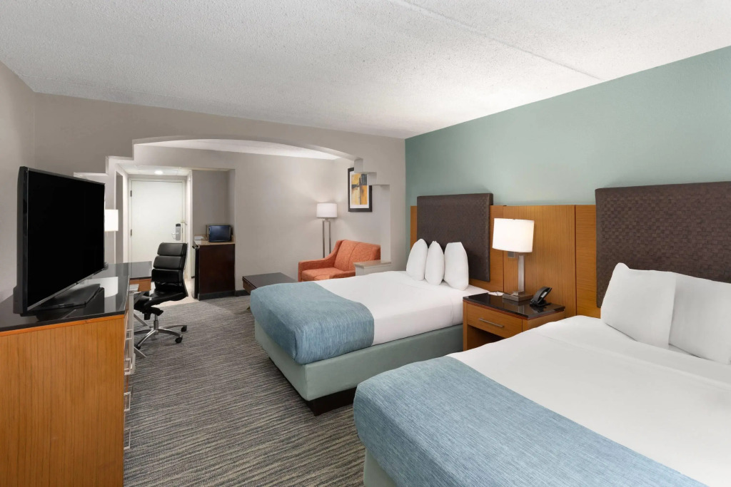 Wingate by Wyndham Greensboro-Coliseum