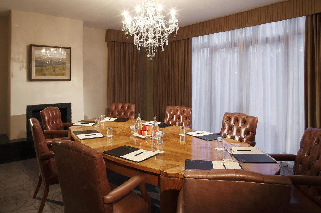Newpark Hotel