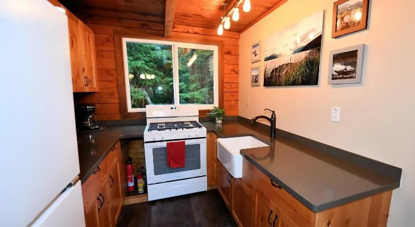 Alyeska Hideaway