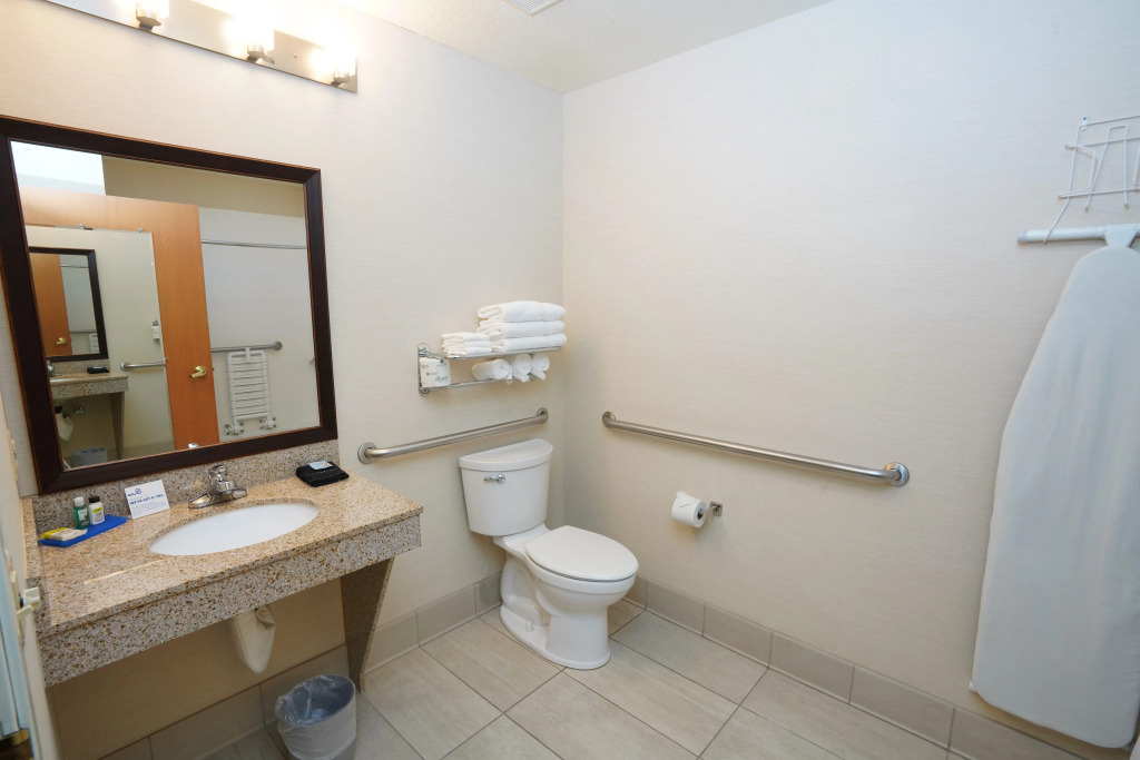 Holiday Inn Express & Suites Canyonville