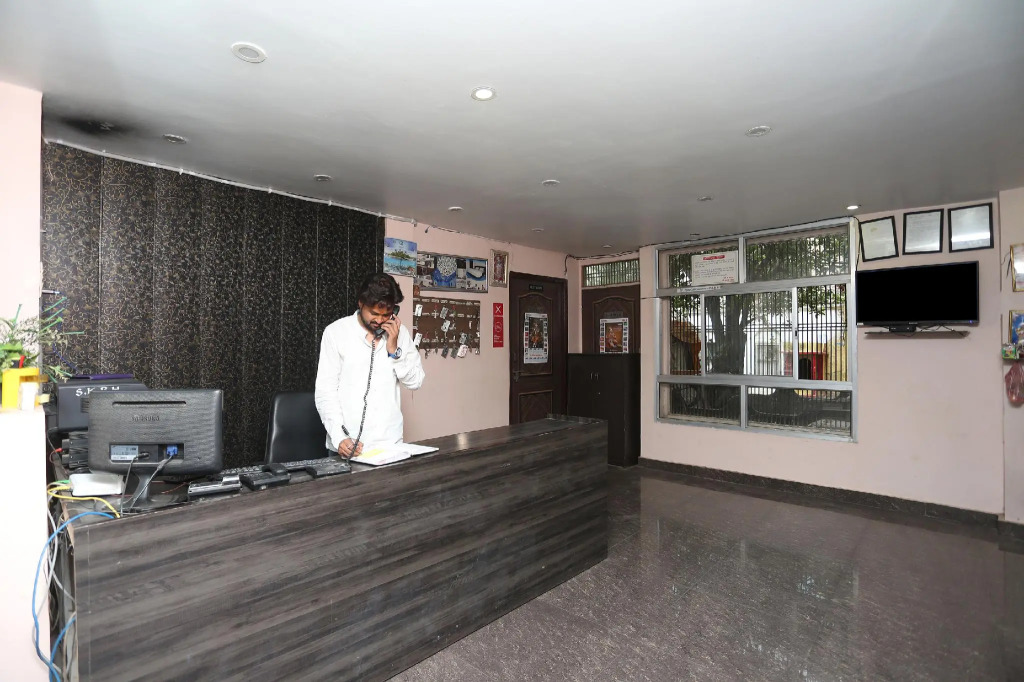 Collection O 44523 Shri Krishna Hotel Inn