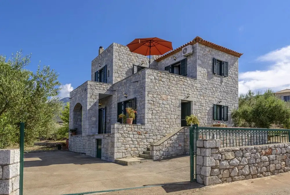 Manis Best Kept Secret - Seaview Villa Lida