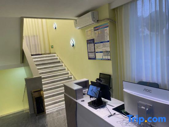 Huantai 88 Hotel (Zibobei Railway Station Shandong Institute of Industry and Technology)