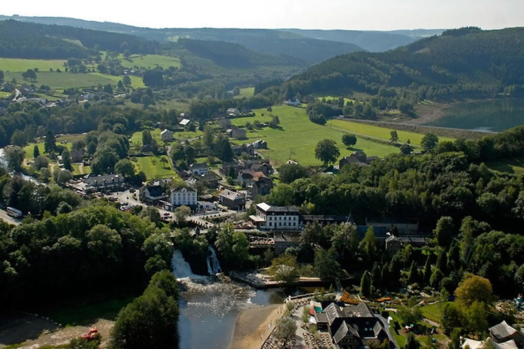 Attractive apartment with a fireplace located in the town of Stavelot