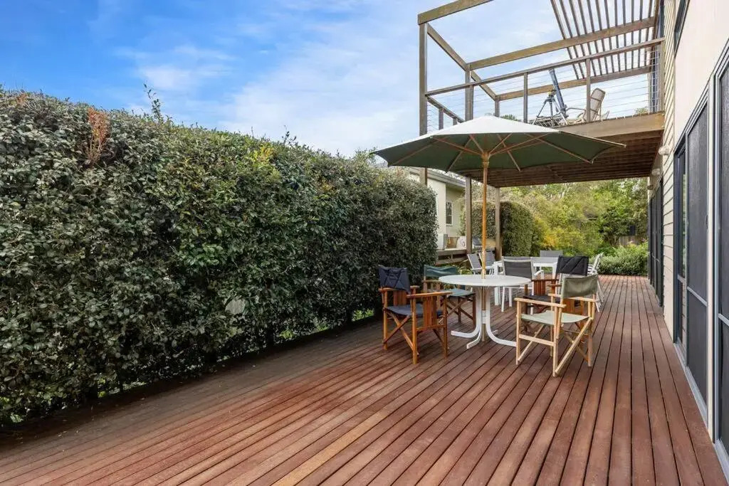 Sea Haven: coastal views, family retreat