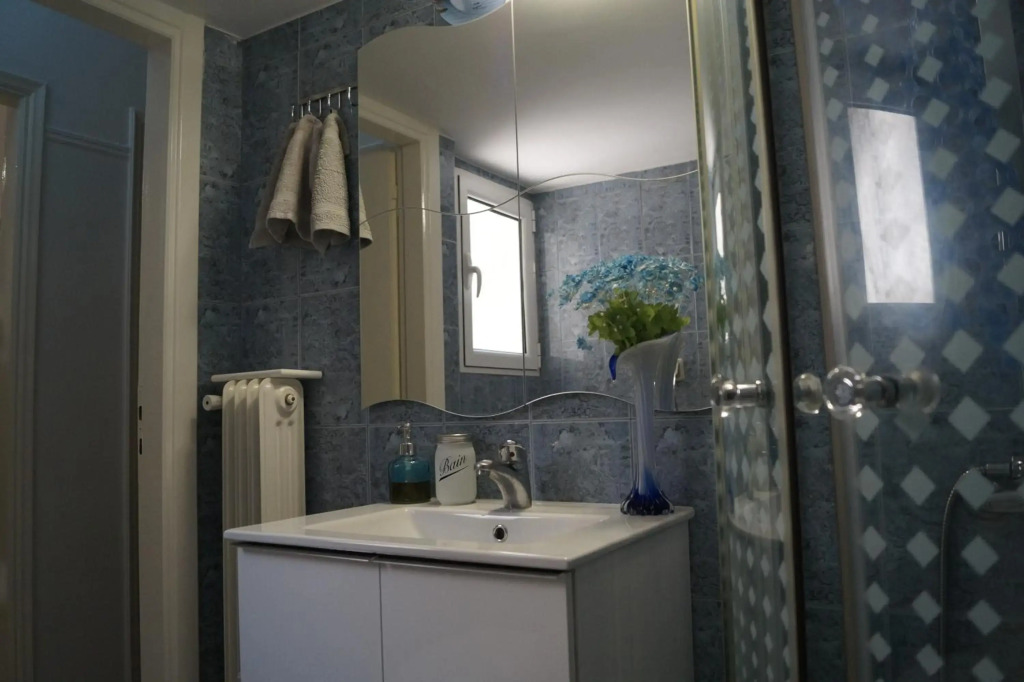 2 Bedrooms Apartment Center of Athens 4 min Subway