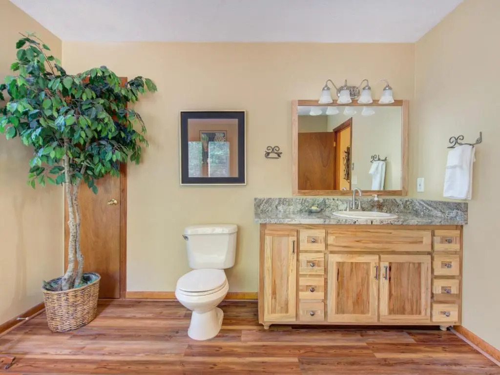 Between Here & There, 3 Bedrooms, Sleeps 6, Views, Hot Tub