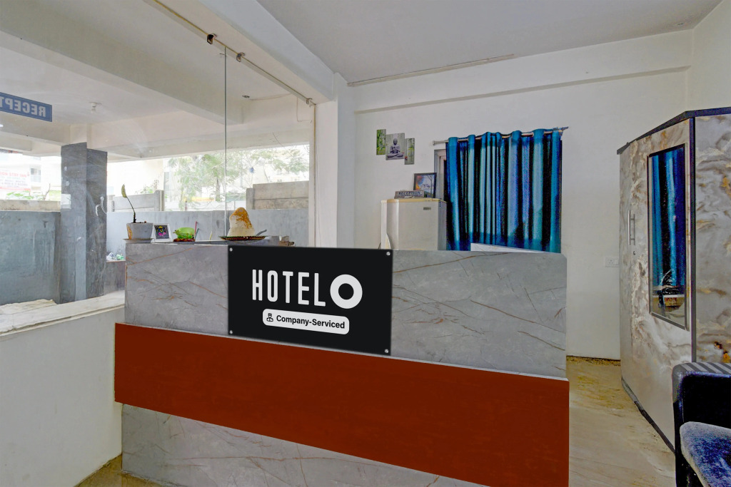 Hotel O Hi-tech City Metro Station