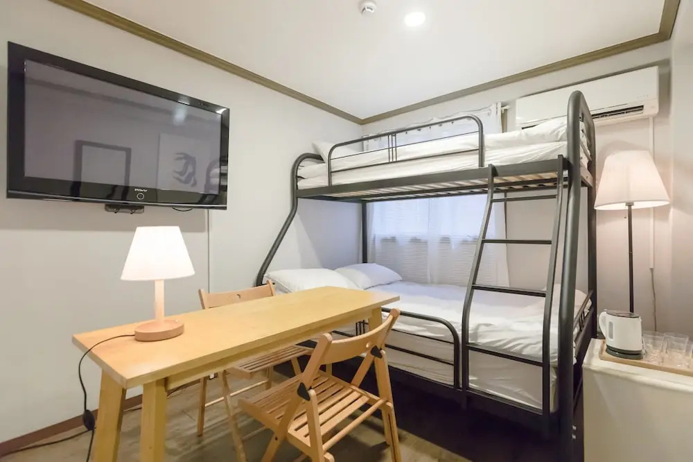 Victoria Lodge