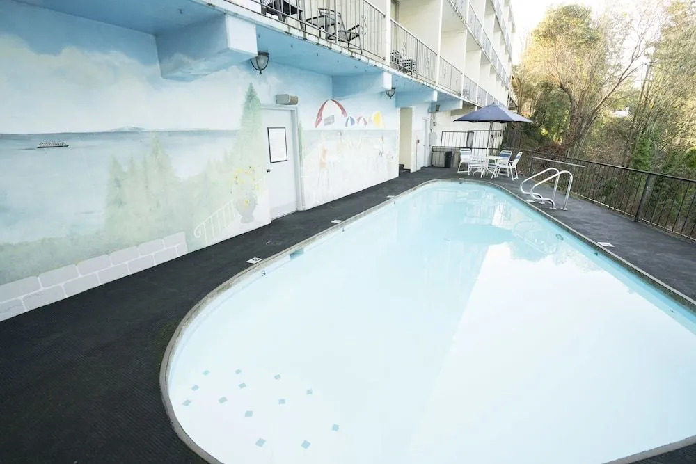 Flagship Inn