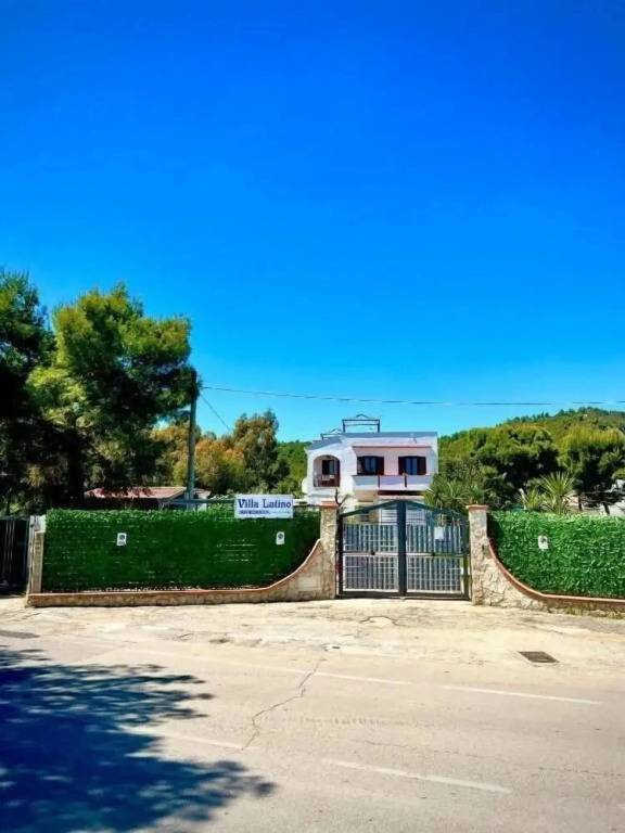 Villa Latino