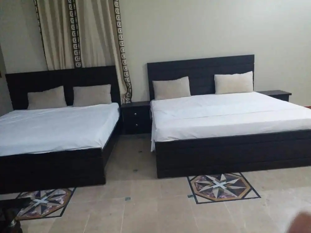 Hotel Elegant Near Karachi Expo Center and Agha Khan