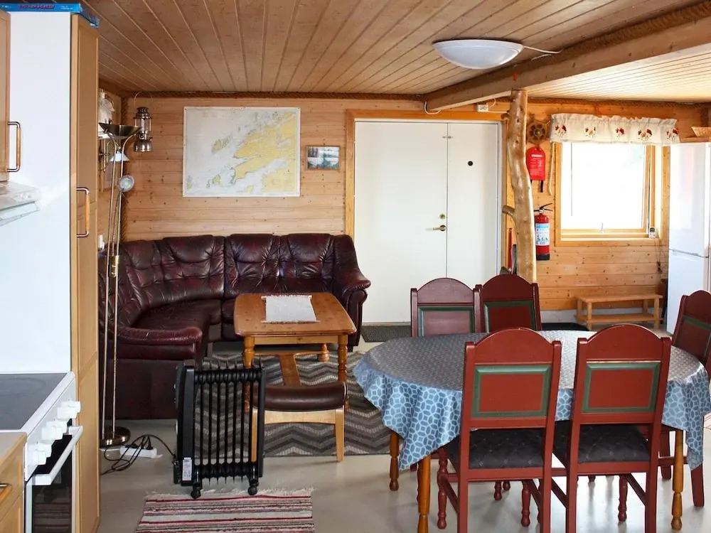 6 person holiday home in Brekstad