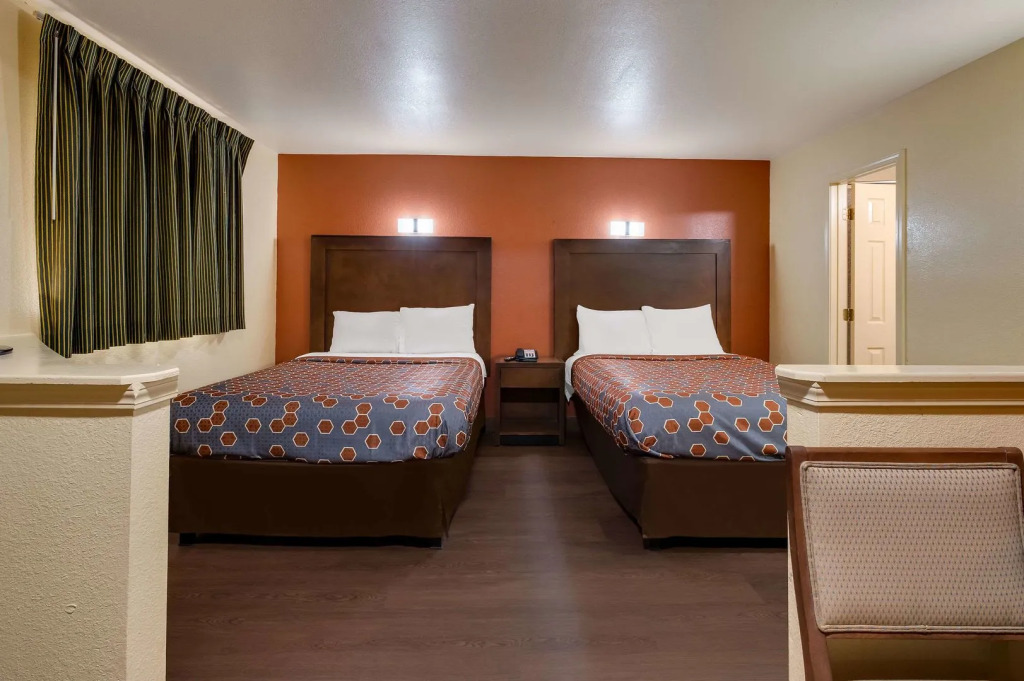 Relax Inn & Suites