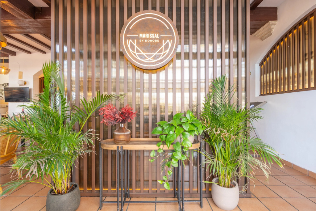 Hostal Marissal by Dorobe