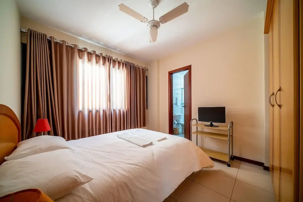 Sea View Apartm. 130m From the Beach in BC Esa901