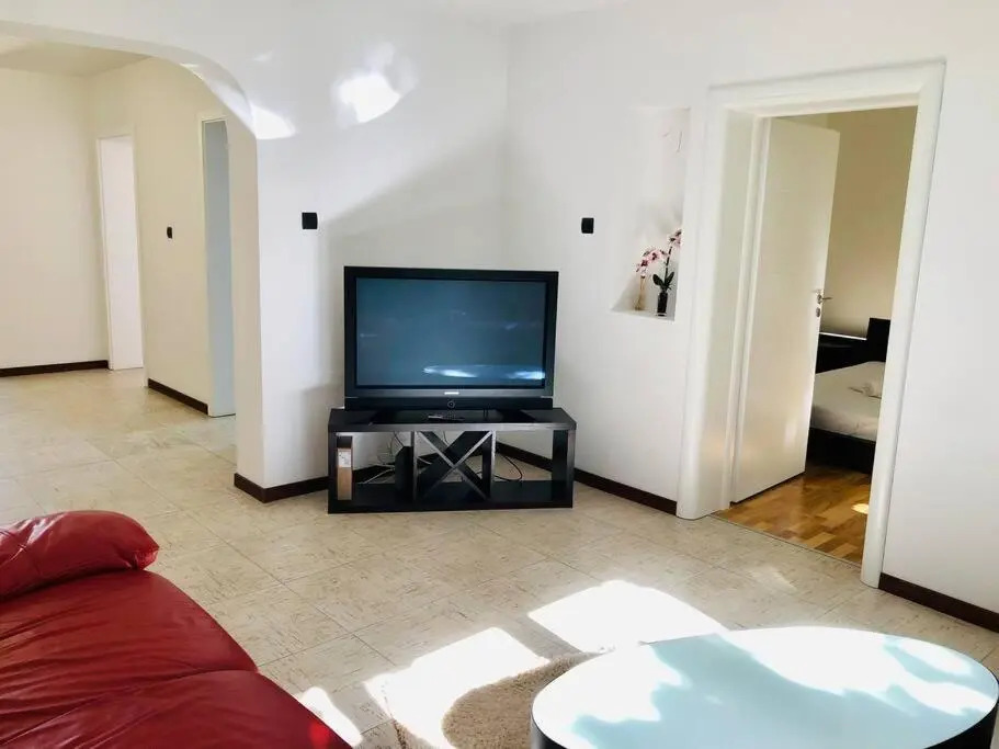 UltraCentral and Very Big apt - 3 BIG ROOMS - GE12