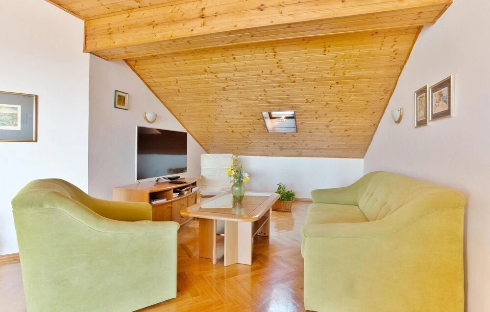 Nice Apartment in Petrcane With Wifi and 2 Bedrooms