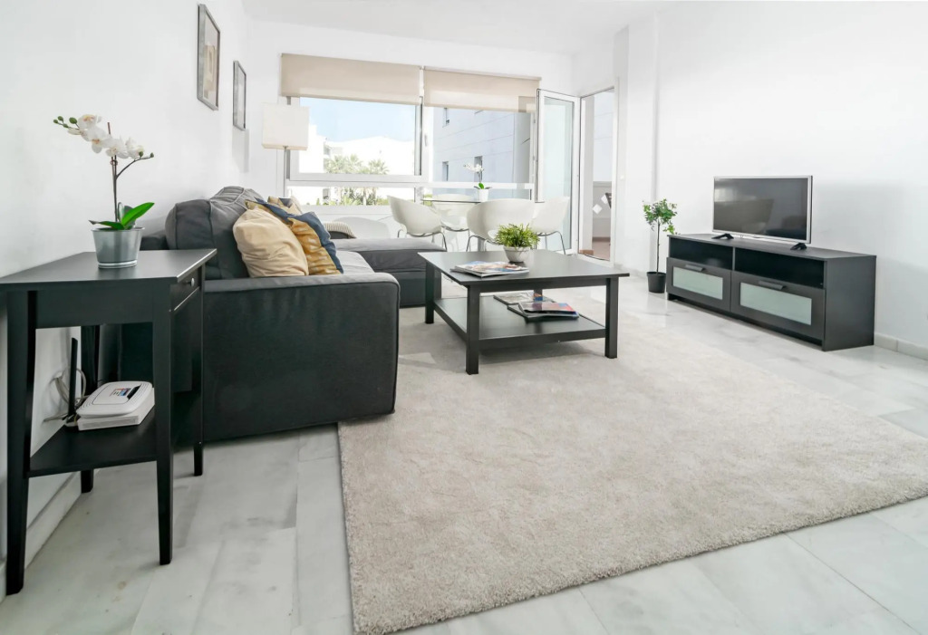PR45- Beach front apartment Puerto Banus