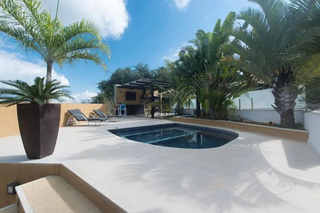 Buzios Geriba piscina e Hidro aquecida própria em condomínio