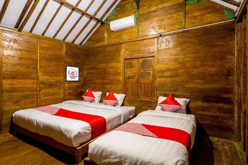 Roemah Gladak Kebon Sidoluhur by Oyo Rooms