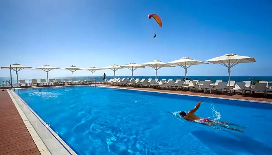 Island Suites Hotel