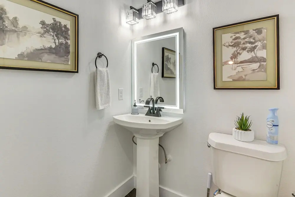 Sleek, Mod, Luxe: Soccer Fan Home Base in Houston