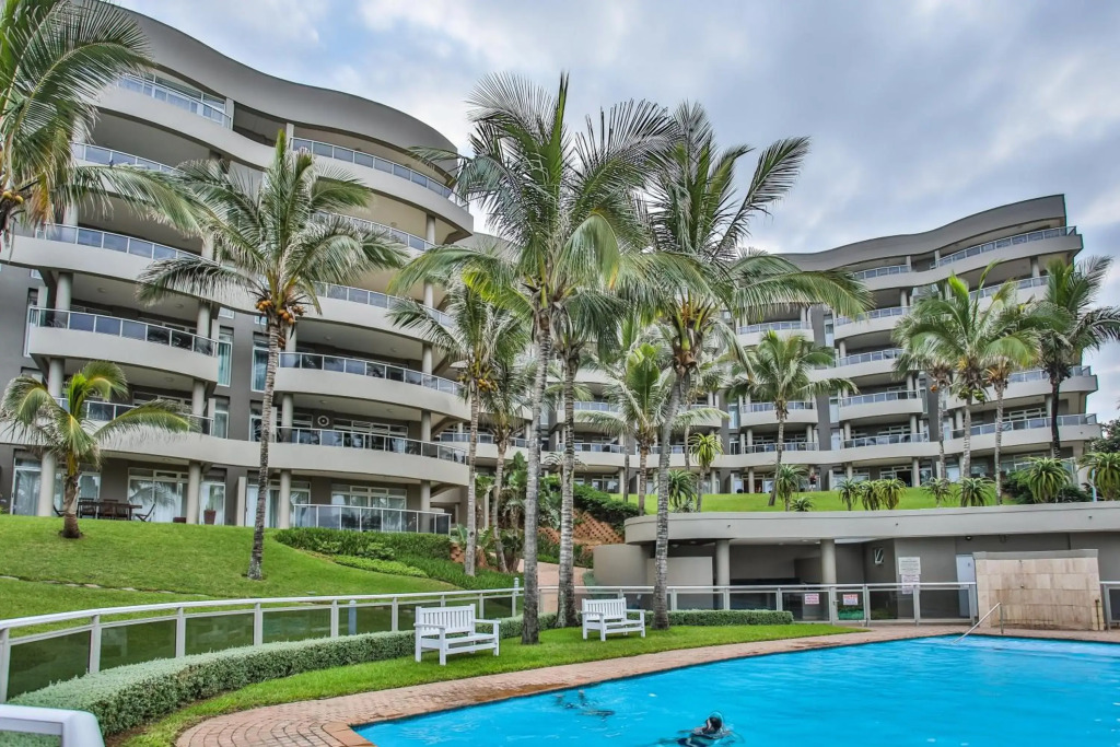 504 Ballito Manor View-Luxury home on the main beach