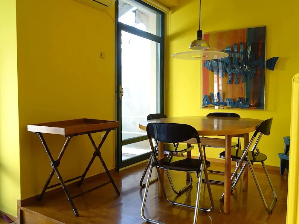 Superb location Athenian apartment