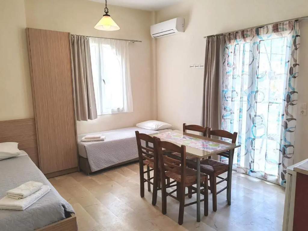 Angelica Studios and Apartments