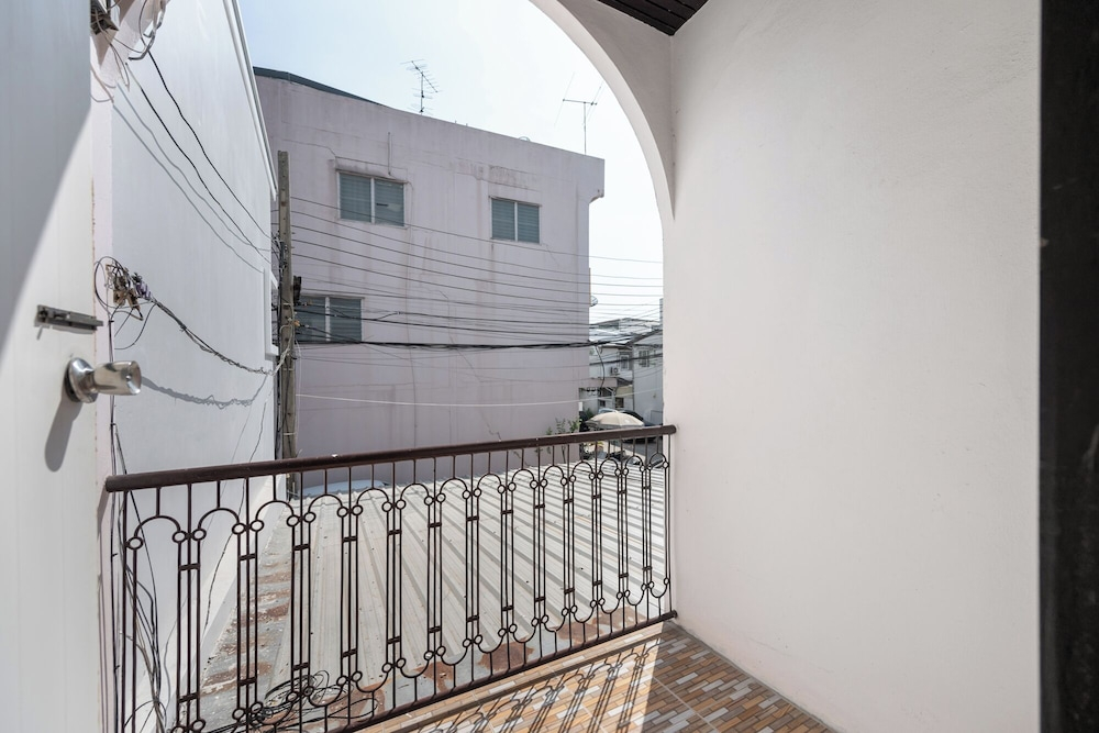 FunnD Mrt lat phrao 5Beds NetflixYouTube
