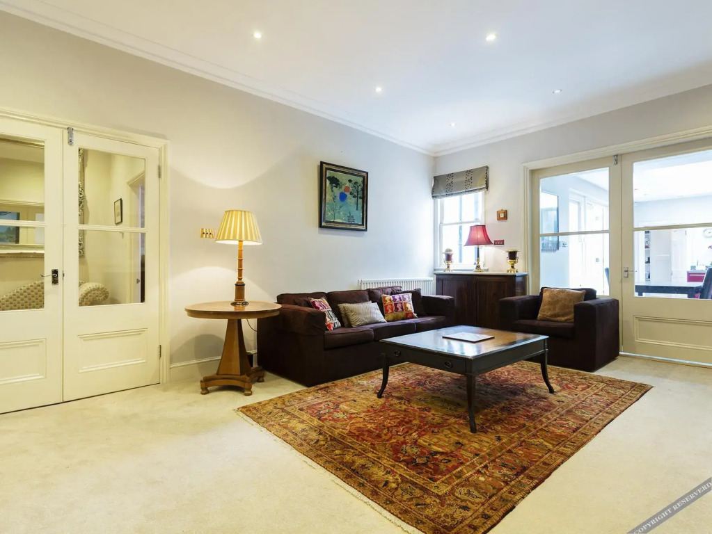 Veeve - Four Bedroom Apt. In Kensington