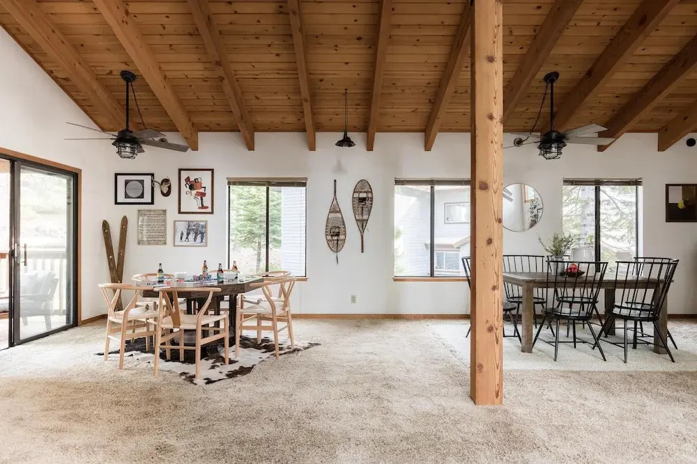 Wolfe by AvantStay | Near Lake Tahoe, w/ Hot Tub, Fireplace, 2 Private Decks!