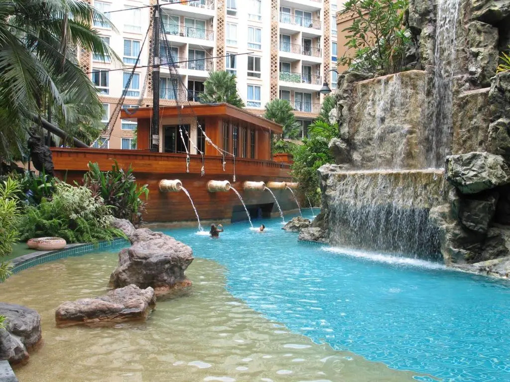 Atlantis Condo & Water Park Pattaya By the Sea
