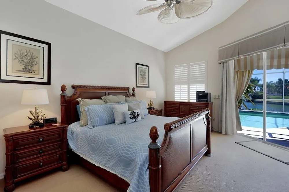 Colonial Home #12972