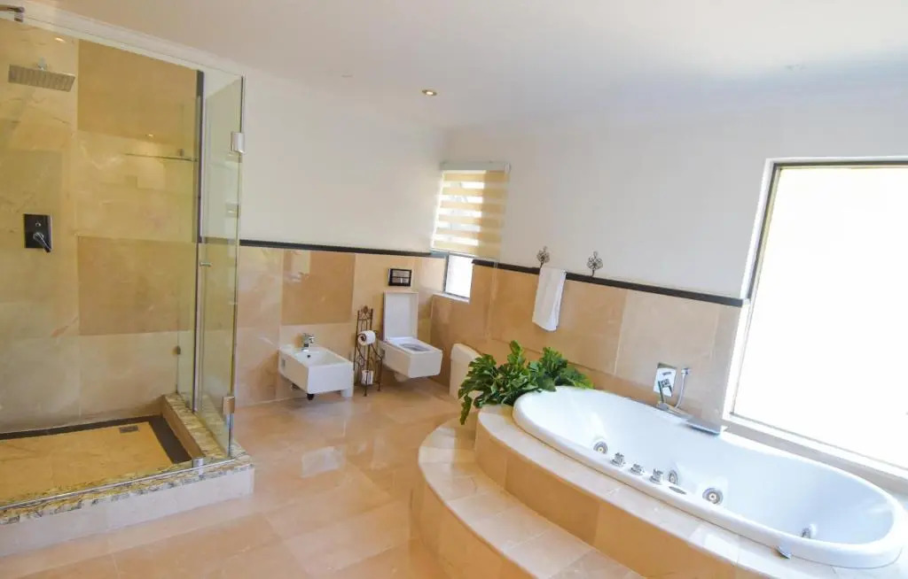 112 on Kloof Villa