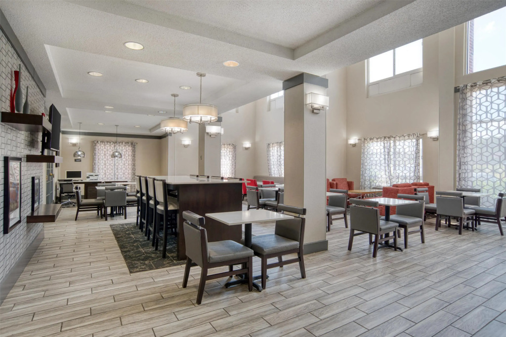 Best Western Plus Philadelphia-Choctaw Hotel and Suites